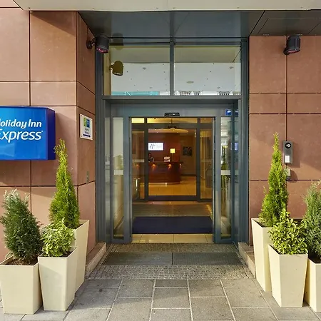 Express Frankfurt Hauptbahnhof 3* פרנקפורט