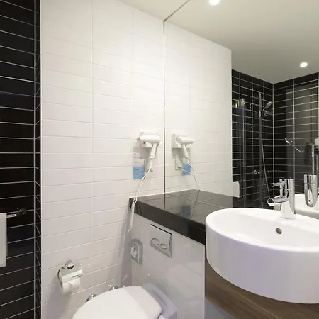 Express Frankfurt Hauptbahnhof מלון 3*