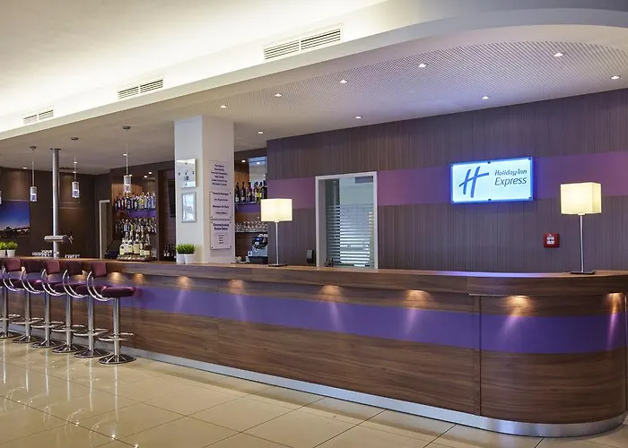 Express Frankfurt Hauptbahnhof 호텔 3*