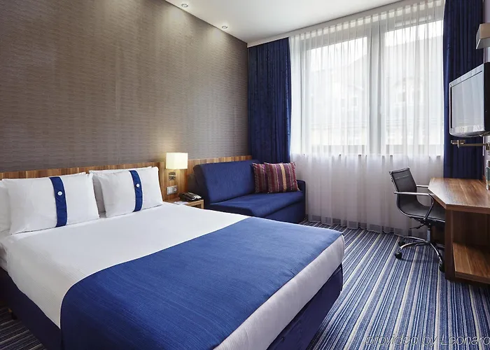 Express Frankfurt Hauptbahnhof 3*