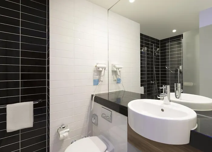 Express Frankfurt Hauptbahnhof 호텔 3*