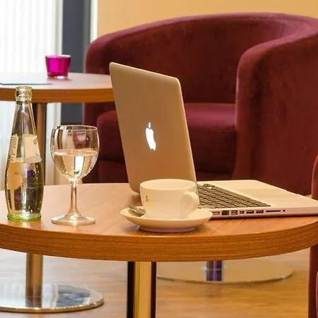 Express Frankfurt Hauptbahnhof 호텔 3*