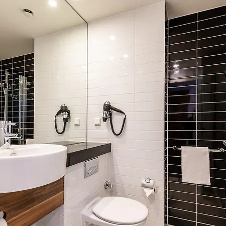 Express Frankfurt Hauptbahnhof 호텔 3*