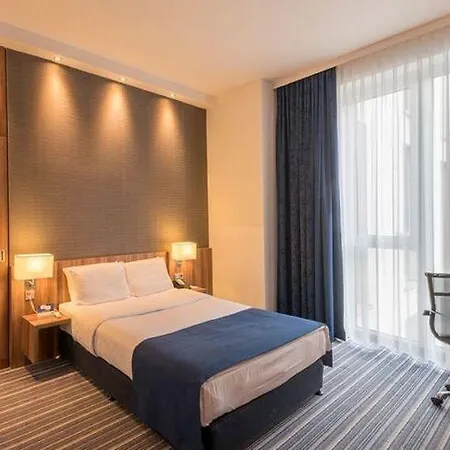 Express Frankfurt Hauptbahnhof Otel 3*